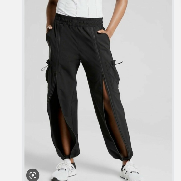 Athleta Pants - Athleta Stay Fly Pant pull on track baggy black cargo loose fit Sz Small EUC